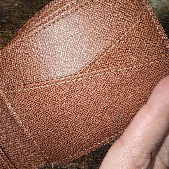EUC Louis Vuitton mens bi fold wallet - Picture 6 of 10